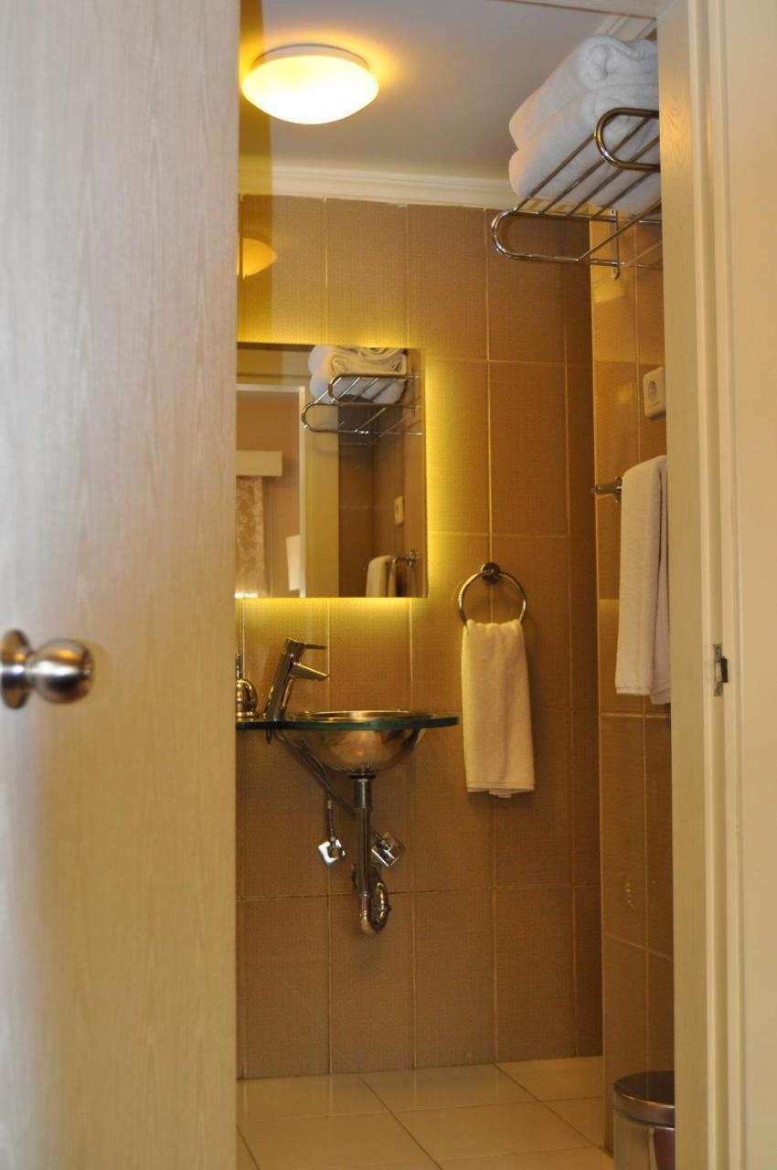 Away Hotel Istanbul Exterior photo